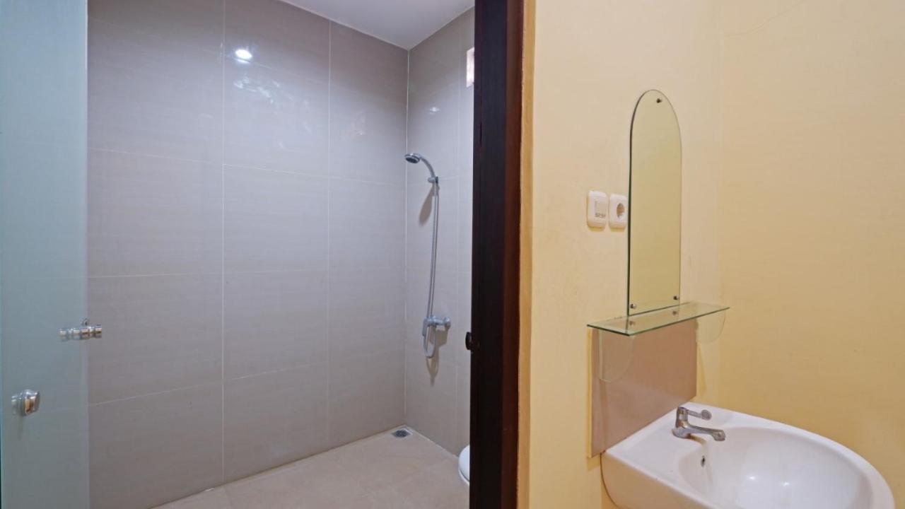V Canggu Dormitory ภายนอก รูปภาพ