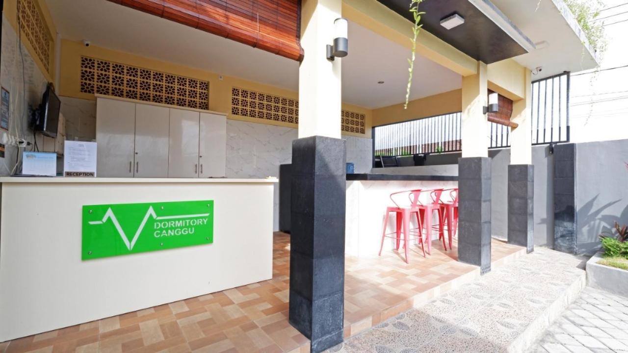 V Canggu Dormitory ภายนอก รูปภาพ