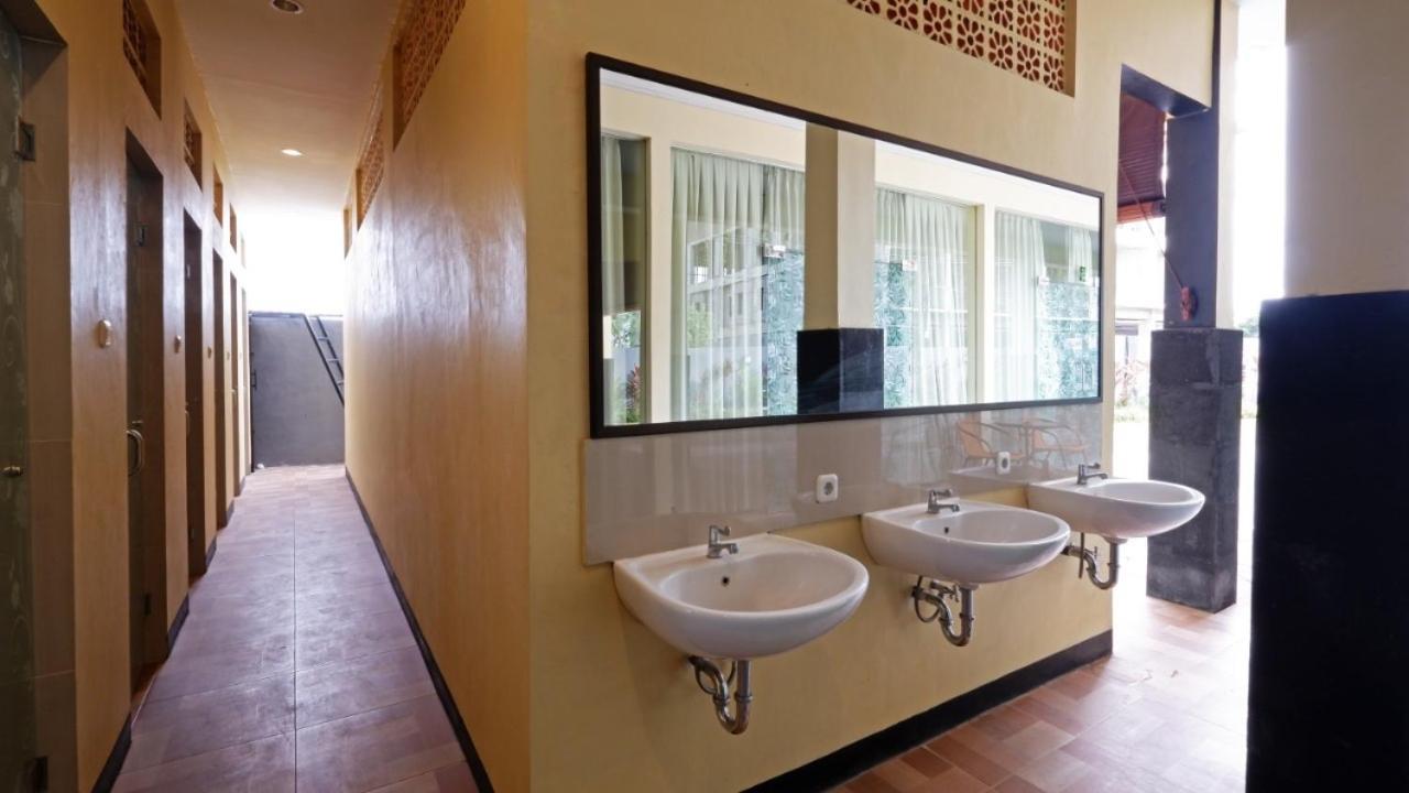 V Canggu Dormitory ภายนอก รูปภาพ