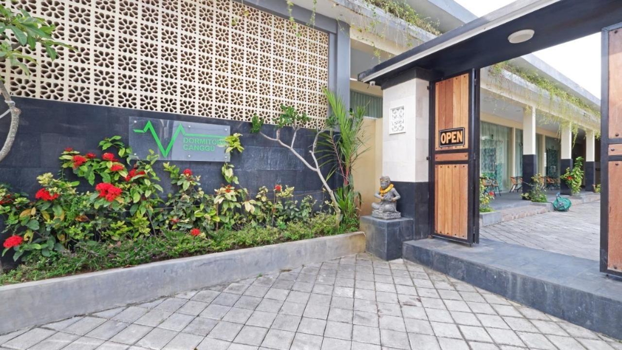 V Canggu Dormitory ภายนอก รูปภาพ